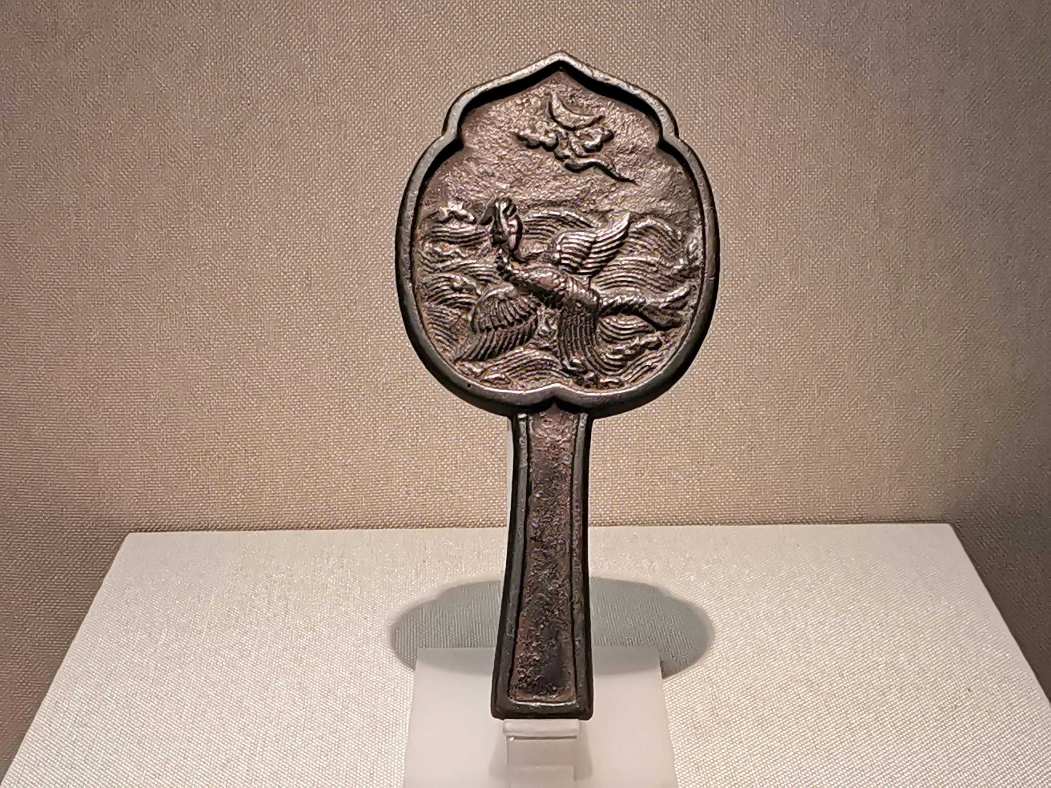 路上狗便多如“雷区” 东营市民呼吁文明养犬拒绝“狗屎运”