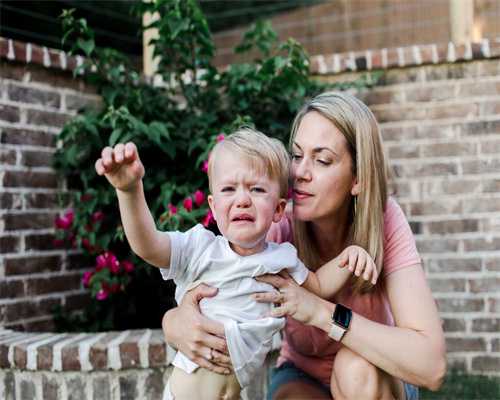 女人双手都是玉柱纹的手相的详细解读