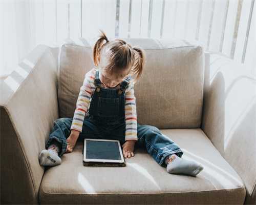 馒头脸、通天鼻、锥子下巴，影视剧中的“假脸”为什么占据高地？