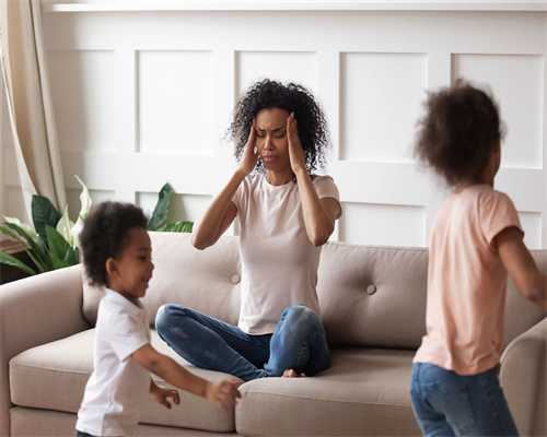 黄永玉笑谈“养生”:爱抽烟,不吃水果不爱锻炼,心态是关键 黄永玉笑谈“养生”:爱抽烟,不吃水果不爱锻炼,心态是关键