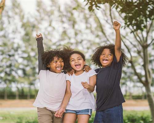 诞生黑马股不外传战法——美人肩!最高效的选股战法!安全买入等主力拉升坐轿子! 诞生黑马股不外传战法——美人肩!最高效的选股战法!安全买入等主力拉升坐轿子!